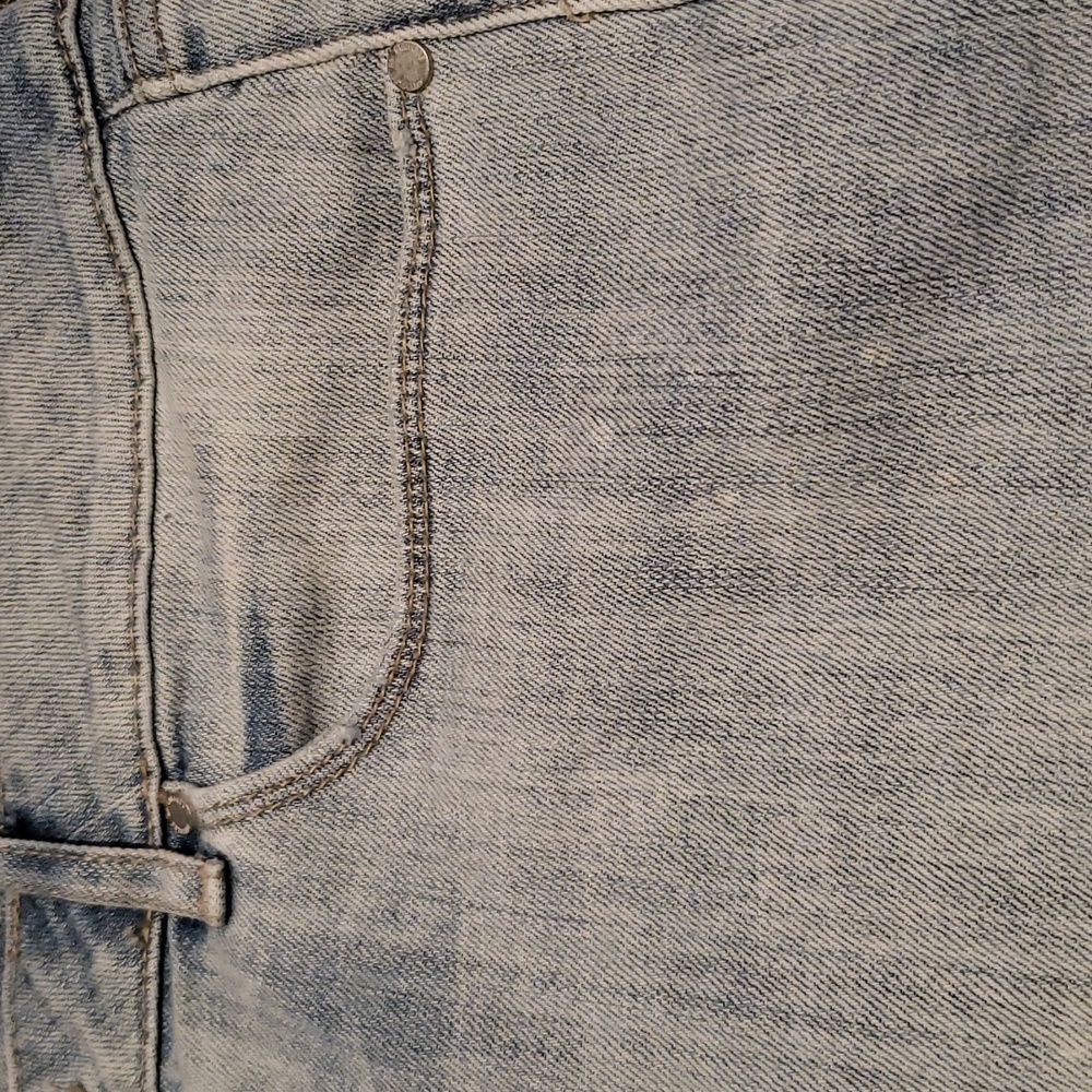 ARTICLES OF SOCIETY nwot NANCY Bermuda Jean Shorts Paint Distressed Women's 31 - Picture 3 of 16